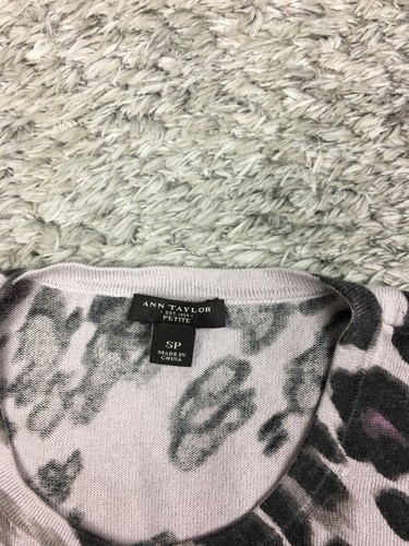 Ann Taylor Lightweight Cardigan Sweater Womens Size Small Petite Purple Cheetah - Picture 4 of 11