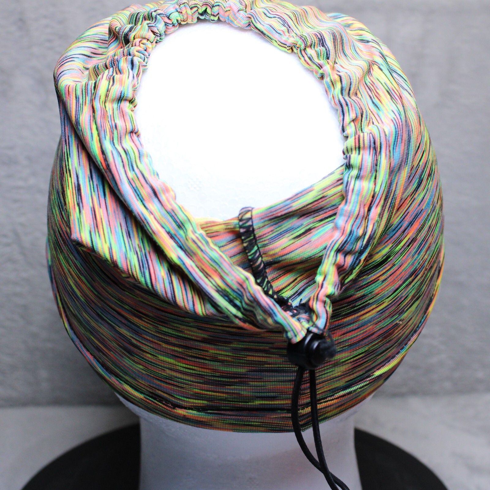 PONY Cappello Scunci Berretto Adulto Visiera Multiuso Regolabile Toggle Coda di Cavallo Colorato