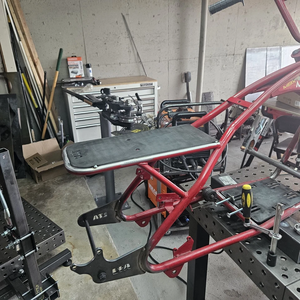 Placa de asiento protectora Mega Moto / Moto VOX Foto 3 de 4