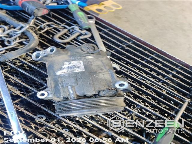 Maserati Ghibli 2014 Compressor with bracket