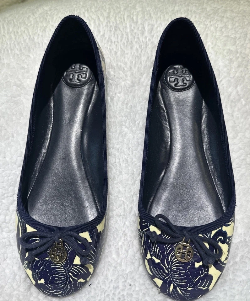 Tory Burch Chelsea Flat Kano女式/海军蓝花卉 — 第 2/4 张图片