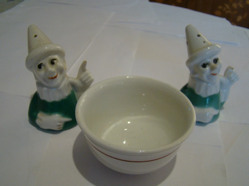 Deux salerons en forme de pierrots et un petit bol L.S.K.C.S.Ki   #1031# - Photo 1/4