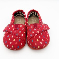 Toms Toddler Girl Red Pattern Round Toe Classic Casual Slip On Shoes Size 3