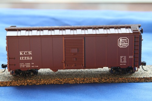 Coche de carga Walthers MainLine 910-1340 Kansas City Southern KCS 17753 40' AAR 1944 | Zustand: New
