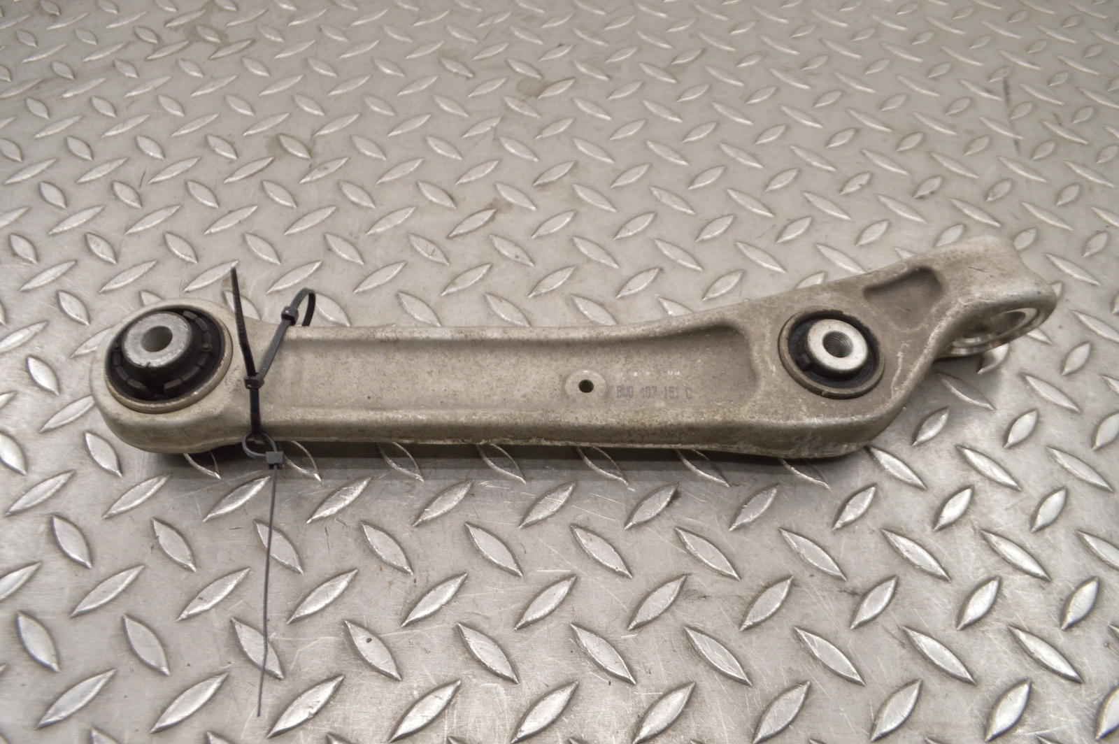 Lower Suspension 02 09オーディアa4 Quattroのためのフロントペア下部吊り下げコントロールアーム