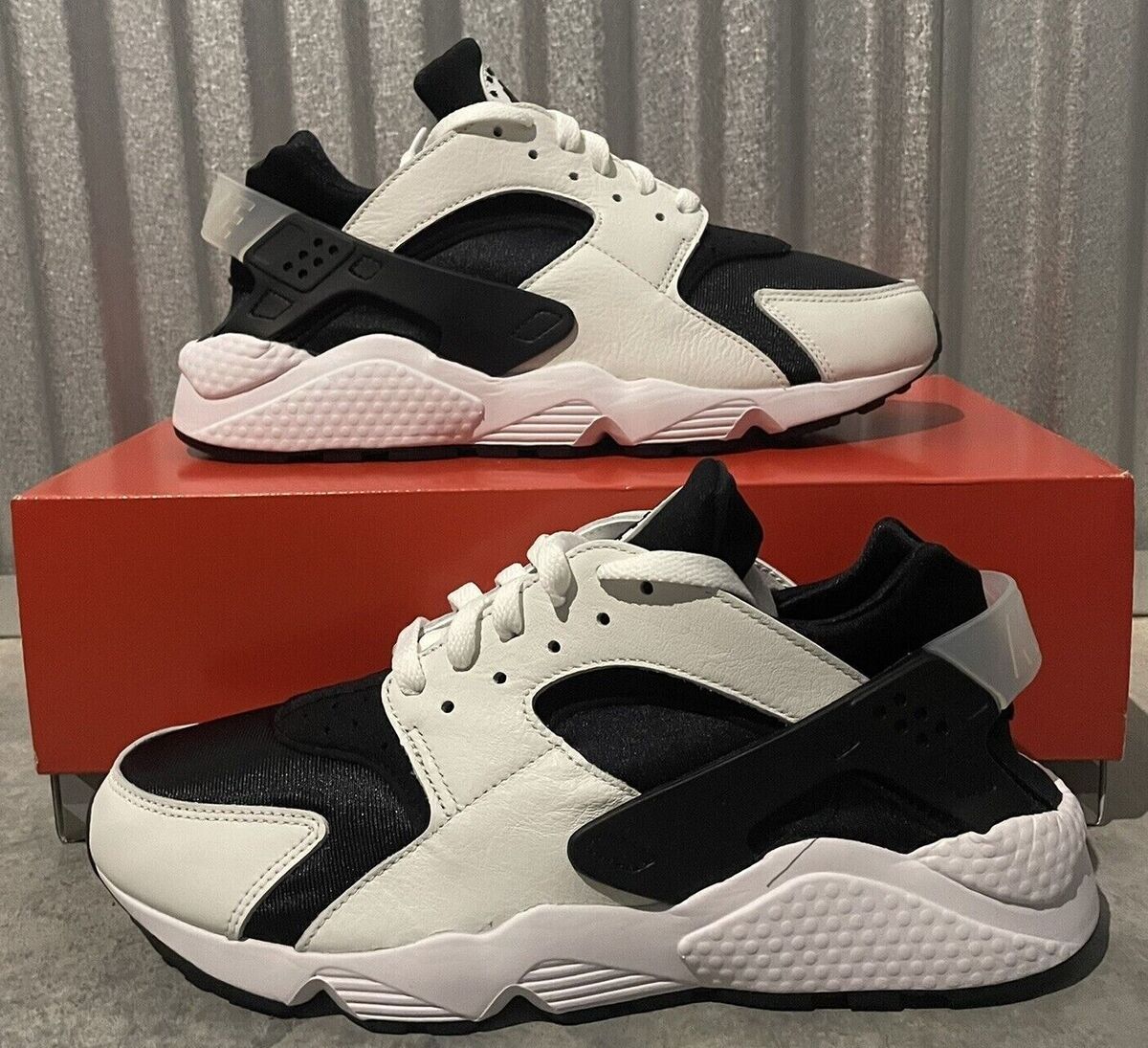 NIKE AIR HUARACHE DD1068-001