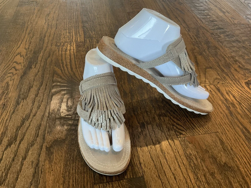 Босоножки Hush Puppies 6345 бежевые Bryson нефритовые замшевые бахрома стринги плоские размер 9,5 - Изображение 4 из 4