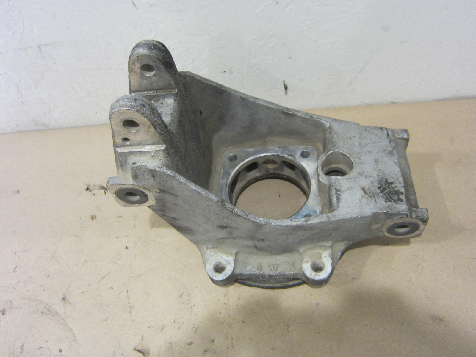 Ferrari 348 - LH Rear Wheel Hub Holder  -  P/N 159356