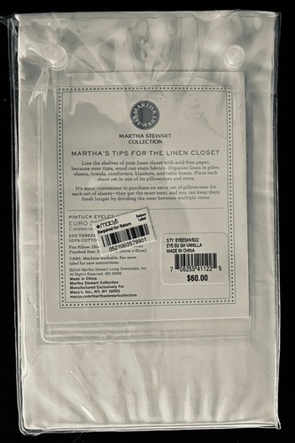 Martha Stewart Collection Vanilla Cotton Pintuck Eyelet EURO SHAM 26x26 NEW - Picture 3 of 7