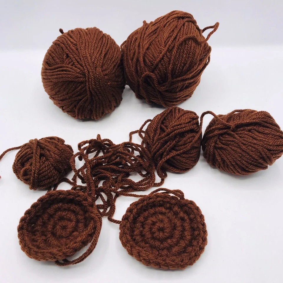 Lote de 2 madejas de hilo corazón rojo con ganchillo abandonado Project marrón 2 tapetes Foto 3 de 3