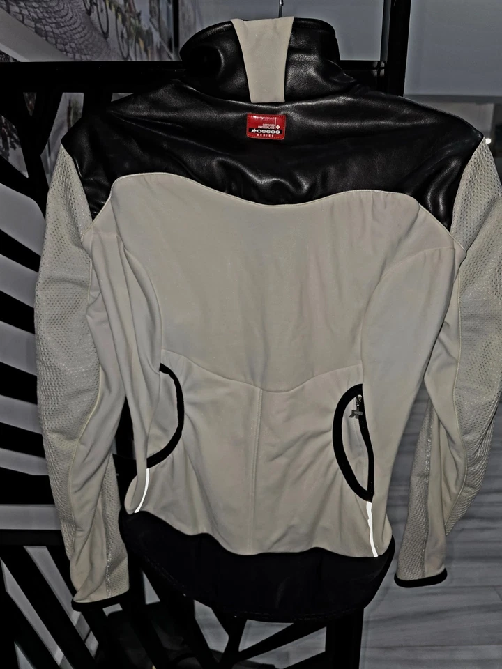 assos cycling jacket (winter) Women’s Used Size Medium - Image 2 of 4