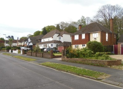 Photo 6x4 Houses along Empress Avenue Farnborough/SU8754  c2016