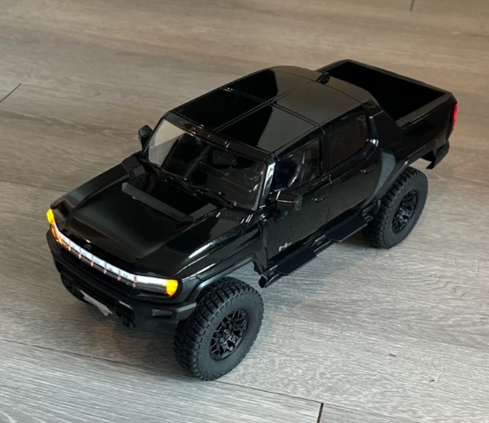 FMS 1:18 FCX18 Hummer EV Pickup Truck RTR Slightly Used Excellent Condition F01 - Image 3 of 4