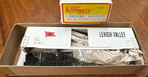 Kit Accurail HO #5805 50’ Caja Puerta Enchufe Soldada Coche Lehigh Valley 7050 Nuevo de Lote Antiguo Nueva York | Zustand: New