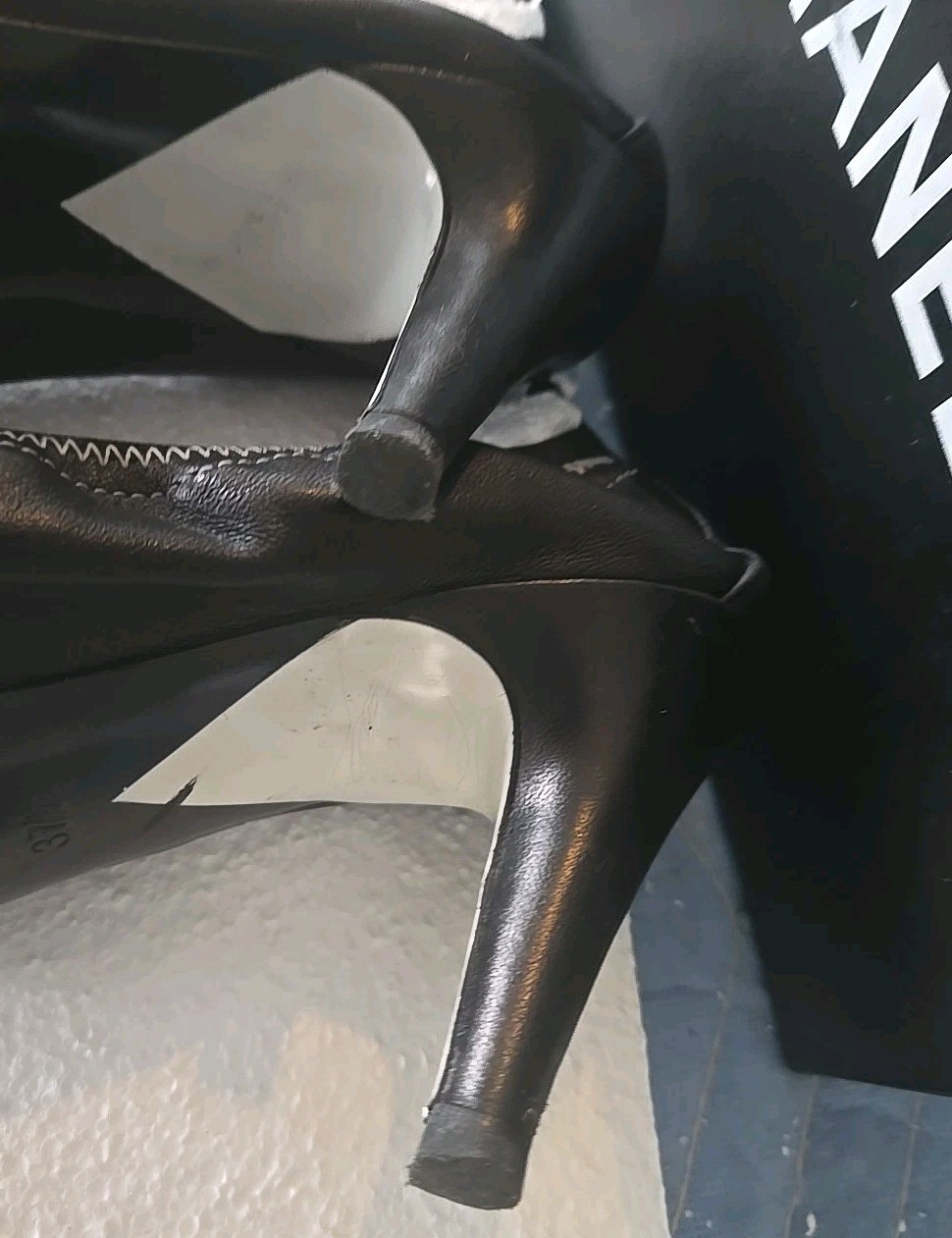 Authentic Chanel Leather Escarpin Cap Toe Pumps CC Logo Size 37.5 Black White thumbnail 11