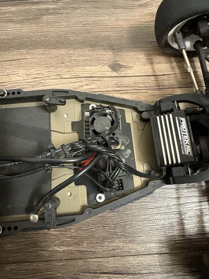 Полноприводный багги Schumacher Cougar LD3S с мотором крыла для хобби Esc 17,5 - Изображение 4 из 4