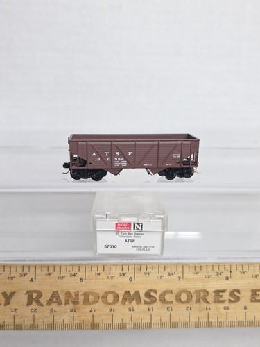 Micro trenes laterales compuestos tolva de 2 bahías MTL escala N ATSF 180552 33' 57010 NUEVO EN CAJA | Zustand: Used