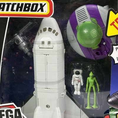 Vintage 1998 Matchbox Mega Rig Space Ship Shuttle Mission Alien