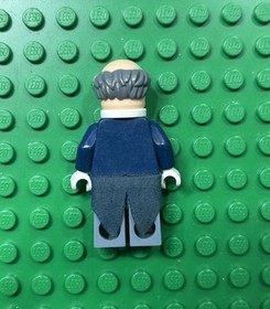 Lego Alfred Pennyworth Minifigure DC Super Heroes Batman 70909 sh0313