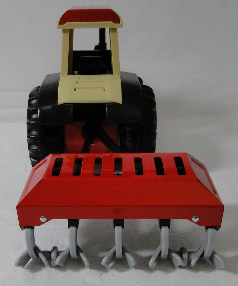Tractor agrícola Tonka rojo y arado hecho con acero y plástico resistente TOTALMENTE NUEVO EN CAJA Foto 4 de 4