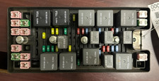 2005-2006 Ford Mustang Engine Fuse Box Oem