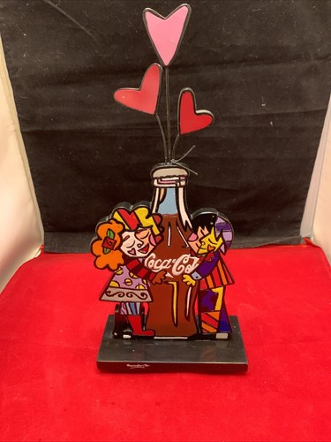 Romero Britto Coca Cola Bottle Hugging Figurine Pop Art Rare 4043878 NEW