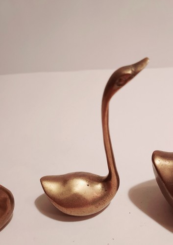 Charming Brass Swan Family Figurines (Set Of 3) - Picture 10 of 11