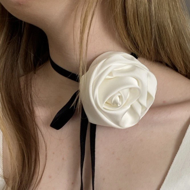 White 2024 fabric choker