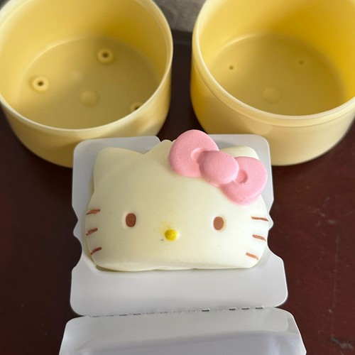 Hello Kitty And Friends Surprise Squishy Water-Filled Figure Dumplings Opened - Picture 4 of 4