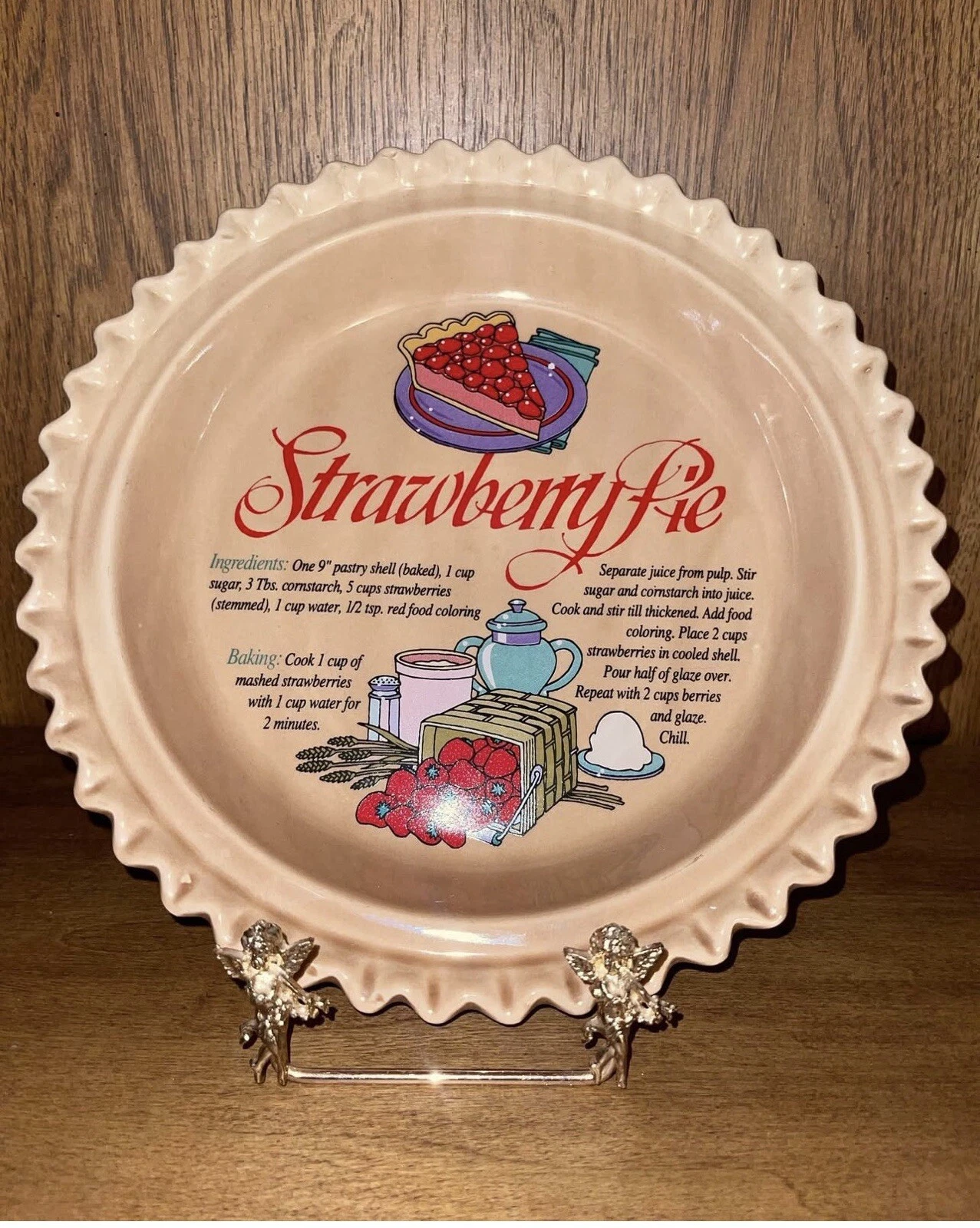VTG Universal Trumps Corp Taiwan Strawberry Pie Plate Dish Recipe 9”