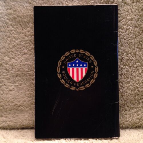 VINTAGE - 1989 FIFA Laws of the Game, Guide and rules book for USSF referees - Picture 2 of 6