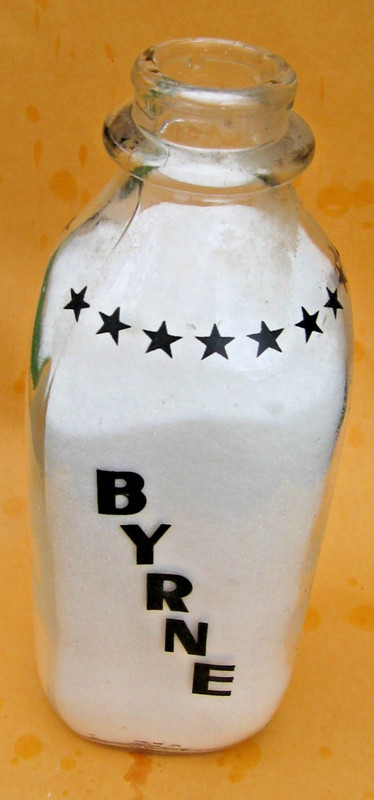 Vintage Byrne Dairy,  Syracuse, N.Y.  Pyro Quart Milk Bottle