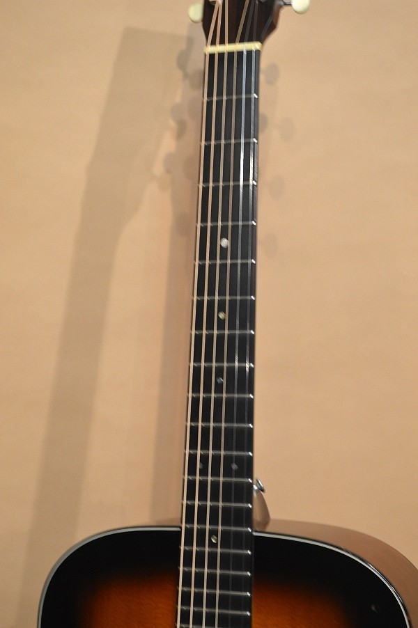 Martin D-18 2000年製 Martin D-18V Vintage Series Sunburst 2000 Safe delivery from