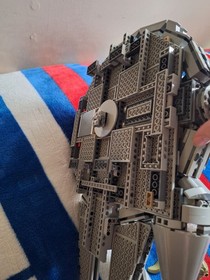 Lego Millennium Falcon 75105