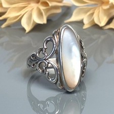 Oval Mother of Pearl Sterling Silver Swirl Band Ring - Size 6 -Vintage
