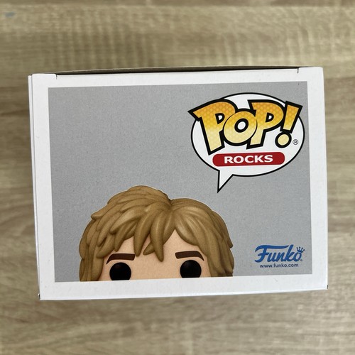 FUNKO POP! DUFF McKAGAN #399 | GUNS N ROSES | MUSIC ROCK METAL | SLASH AXL - Picture 5 of 6