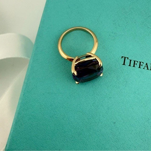 Anillo de cóctel Tiffany & Co. amatista brillante en oro rosa de 18 k Foto 4 de 4