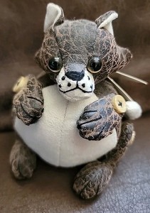 DORA MOUSE Vintage Leather Look/Buttons Grumpy Face FAT CAT Paperweight Ornament