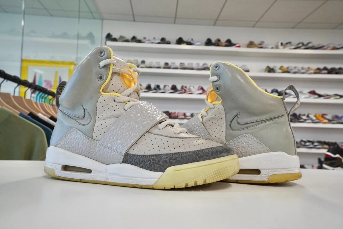 2009 Nike Air Yeezy 1 Zen Grey size 8.5 w/ Box kanye west | TRUSTED SELLER! 2009 Nike Air Yeezy 1 Zen Grey size 8.5 w/ Box kanye west | TRUSTED SELLER!