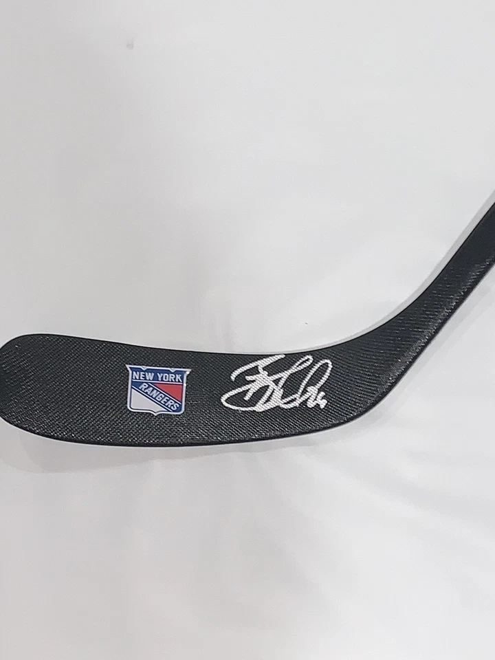BLAKE WHEELER SIGNED FULL-SIZE HOCKEY STICK NEW YORK RANGERS AUTOGRAPHED PROOF - Image 2 of 3