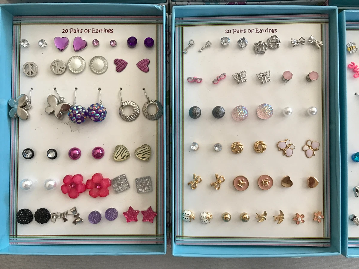 NIB GIRLS FASHION STUD EARRING LOT 40 RANDOM PAIRS KMART BRAND