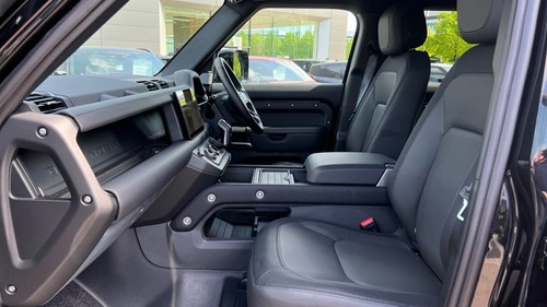 2024 Land Rover Defender 3.0 D300 Outbound 130 VAT Q SAVING 5 000 GBP WHEN - Picture 3 of 24