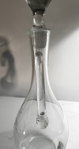 Vintage Matching Etched Flower Glass Pitcher & Wine Decanter w/ Stopper - Picture 6 of 15