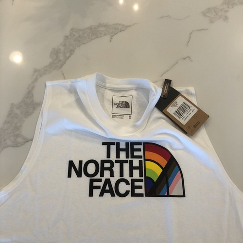 NUEVA Camisa Blanca The North Face S/S Adulto Talla Mediana Bandera del Orgullo LGBTQ $30 Precio de venta sugerido por el fabricante - Imagen 5 de 5