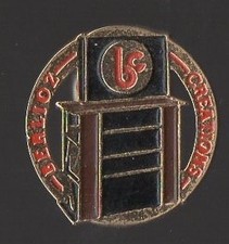 Pin's berlioz creations (fabricant de meubles / 38 Four, Isère)