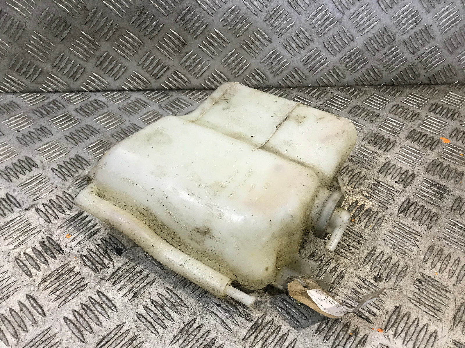 8979415013 Bowl Water Compensation Radiator Isuzu D-max 3.0 120kw 