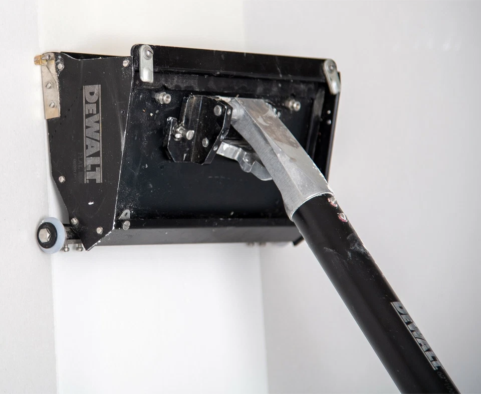 Manija de extensión de 40" - 62" para caja plana de acabado de paneles de yeso | DEWALT | DXTT-2-780 Foto 2 de 3