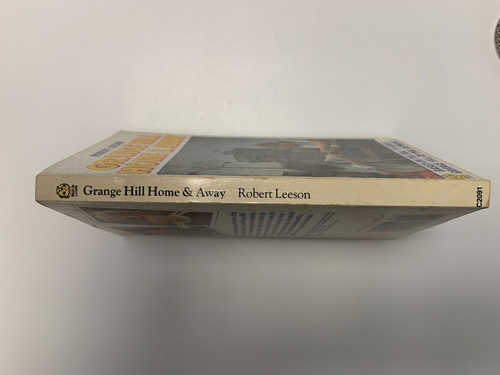 Grange Hill Home and Away BBC TV Paperback Book Robert Leeson - Imagen 7 de 7