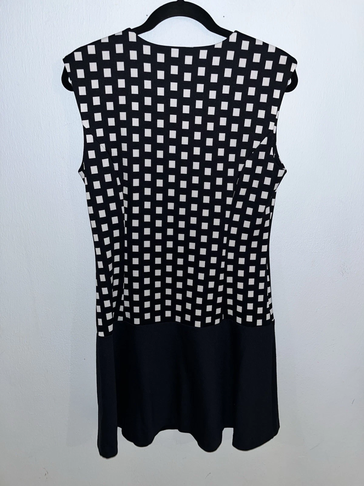 ABITO MIDI MICHAEL MICHAEL KORS BIANCO E NERO A QUADRI CON ZIP DAVANTI. 10