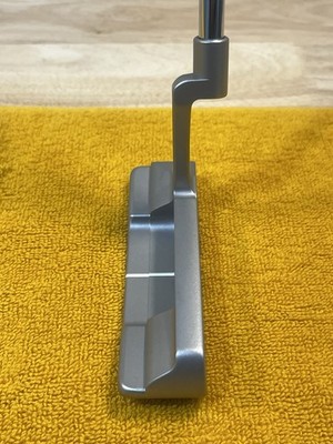 Scotty Cameron 2005 Studio Style Newport 2 33in 350g GRIP IN
